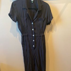 LIKE-NEW JUNIORS BLACK JUMPSUIT